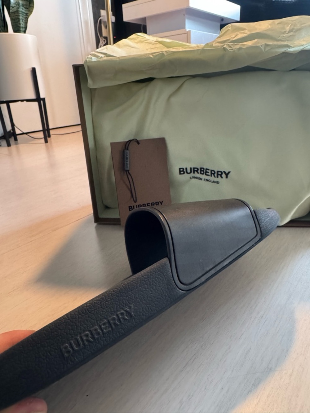 Burberry Black Leather Slide Sandals Men Size 9 - $320 RETAIL - Picture 7 of 11